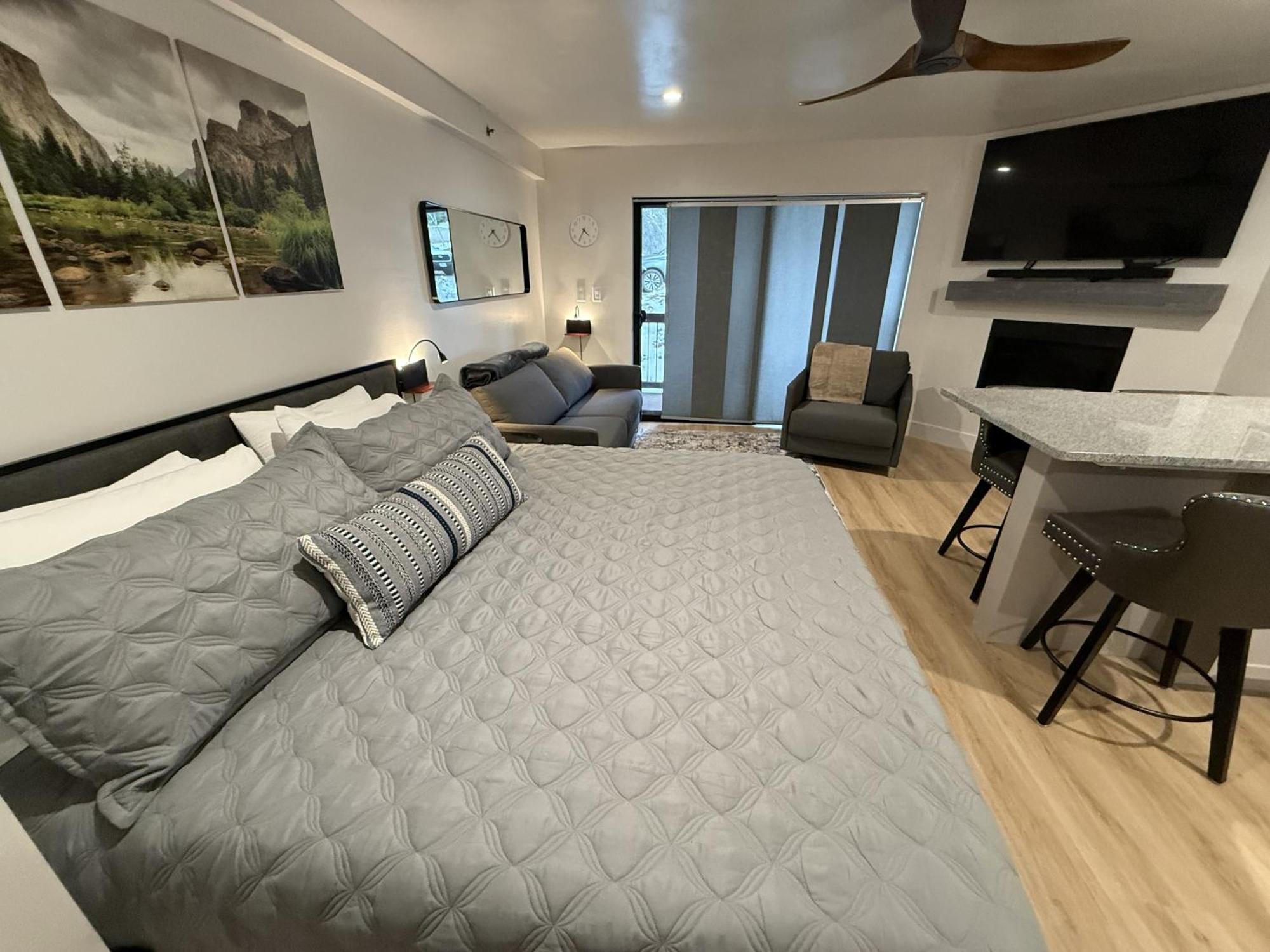Yosemite West Condos エクステリア 写真